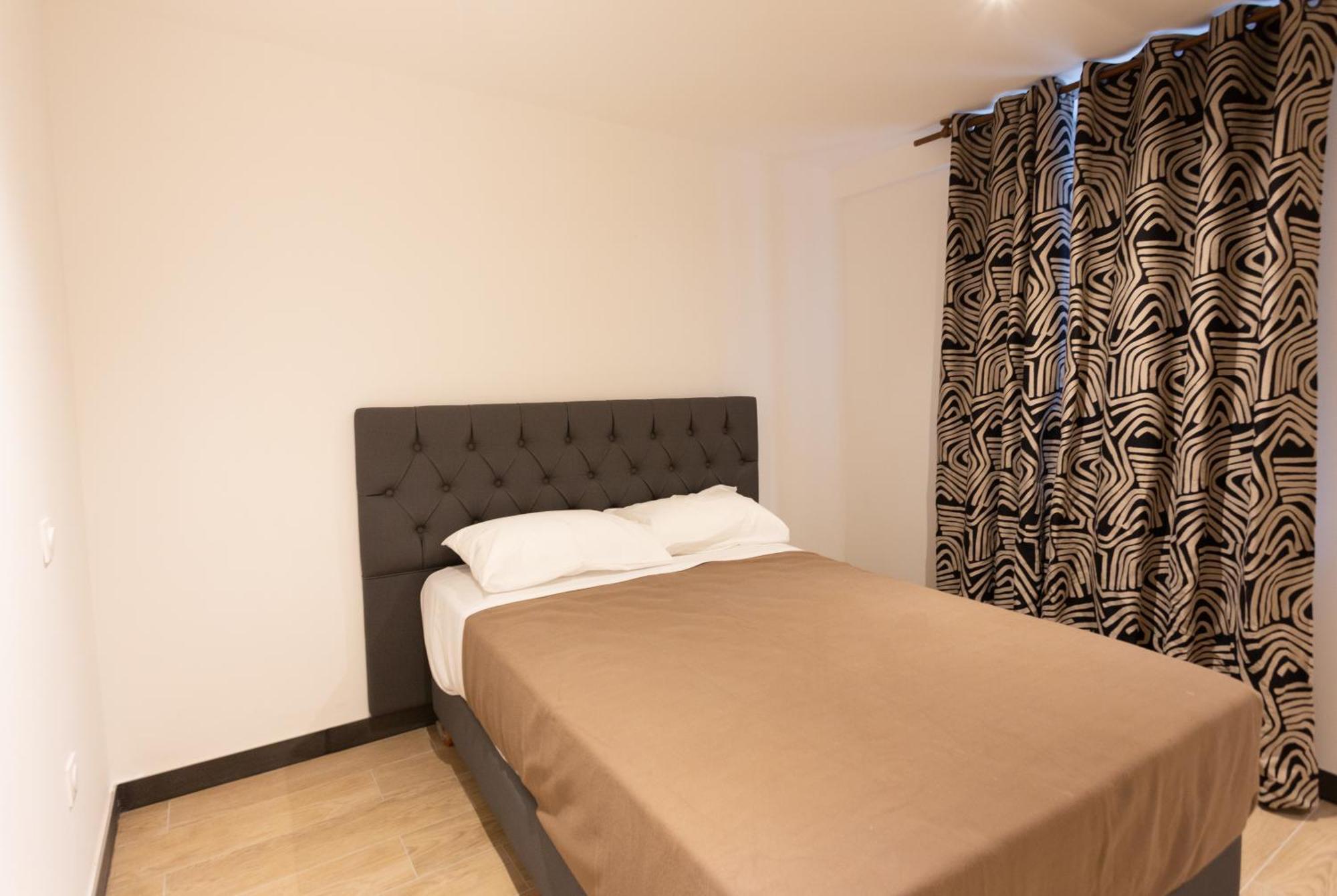 Hotel Leonard De Vinci II ปารีส ภายนอก รูปภาพ